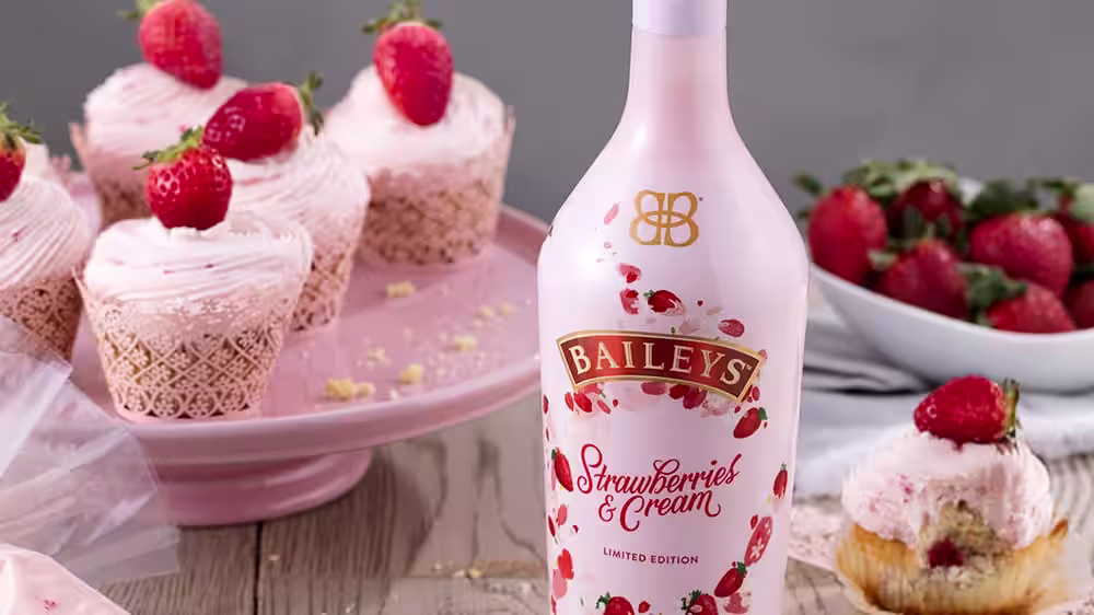 Strawberries & Cream Cupcake Frosting Main Image