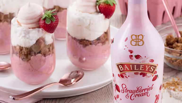 Strawberry cake mousse